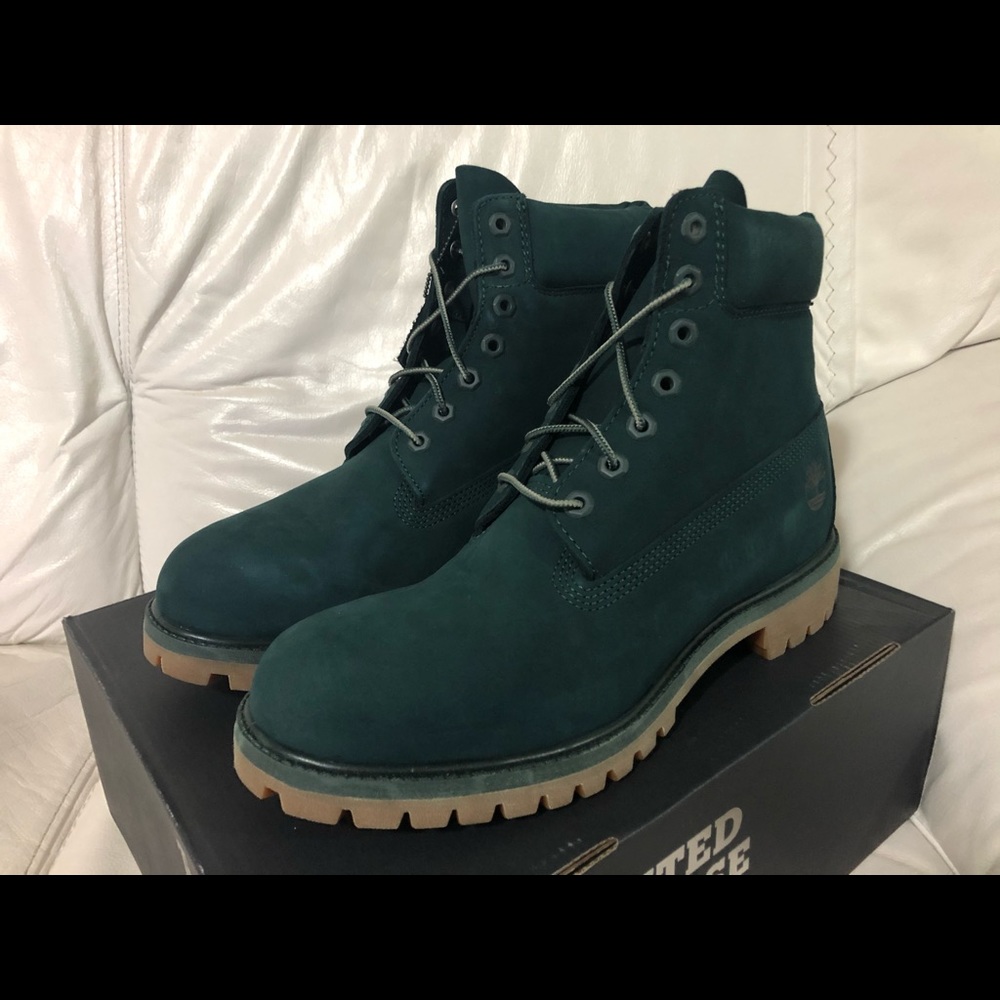 Timberland 6 Inch Premium Dark Green Boots Limited - Picture 2 of 7